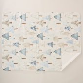 Cream Beige Blue Christmas Trees Sherpadecke (Vorderseite (Horizontal))