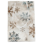 Cream Blue Brown Snowflakes Christmas Mittlere Geschenktüte (Vorderseite)
