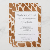 Cream Brown Safari Giraffe Tier Print Birthday Einladung (Vorne/Hinten)