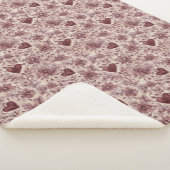 Cream Burgundy Red Hearts Flowers Sherpadecke (3/4)