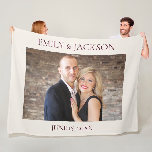 Cream Burgundy Wedding Verlobung Foto Fleecedecke (Beispiel)