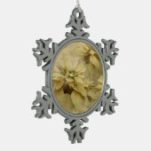 Cream Colored Poinsettias Digitale Kunst Schneeflocken Zinn-Ornament (Links)