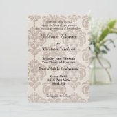 Cream Damask Wedding Einladung (Stehend Vorderseite)