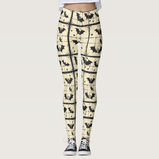 Cream Denim Grunge Patchwork mit Fledermäusen (2) Leggings (Vorderseite)