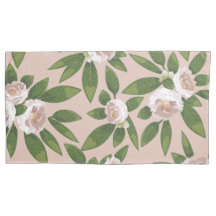 Cream Garden Harmony: Kamelien und Grünanlagen