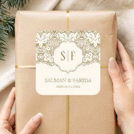 Cream Gold Lace Monogram Gastgeschenk Hochzeit Quadratischer Aufkleber