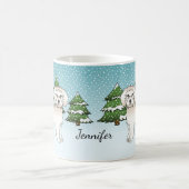 Cream Mini Goldendoodle Hund in einem Winterwald Kaffeetasse (Mittel)