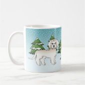 Cream Mini Goldendoodle Hund in einem Winterwald Kaffeetasse (Links)