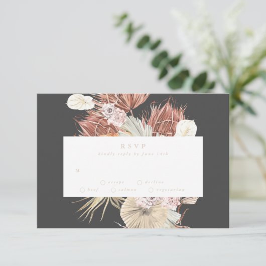 Cream Pampas Grass Floral Charcoal Jungle Wedding RSVP Karte (Stehend Vorderseite)
