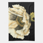 Cream Poppy Blume im schwarzen Hintergrund Geschirrtuch (Vertikal)