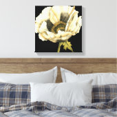 Cream Poppy Blume im schwarzen Hintergrund Leinwanddruck (Insitu (Schlafzimmer))