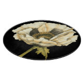 Cream Poppy Blume im schwarzen Hintergrund Schneidebrett (Ecke)