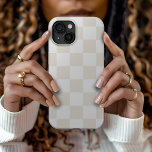 Cream Retro Karo Case-Mate iPhone Hülle<br><div class="desc">Die schicke Boho-Schachbrettablage in Elfenbeinfarben und Weiß. Verwenden Sie die Entwurfswerkzeuge,  um eigene Monogramme,  Namen oder andere Texte hinzuzufügen oder die Hintergrundfarbe zu ändern,  um eine einzigartige Geräteabdeckung zu erstellen.</div>