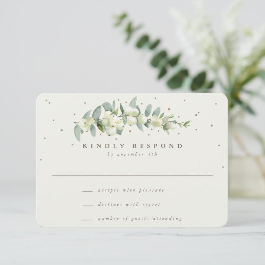 Cream Snowberry+Eucalyptus Stem Winter Wedding RSVP Karte (Stehend Vorderseite)