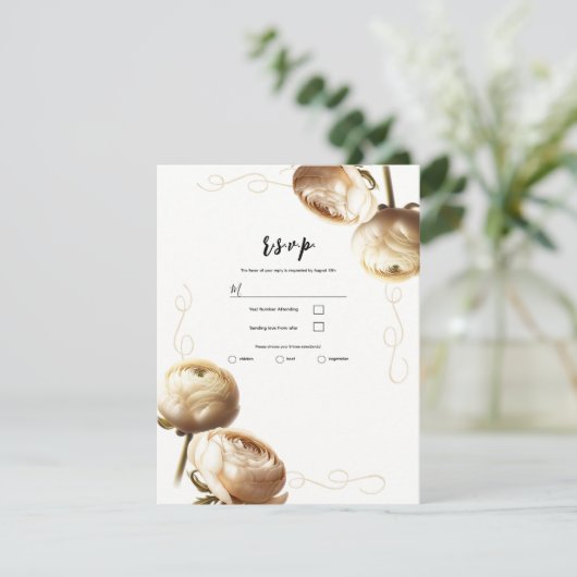 Cream & White Ranunculus Floral Wedding RSVP Einladung (Stehend Vorderseite)