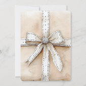 Cream White Silver Glitzy Glam Bow Brautparty Einladung (Rückseite)