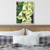 Creamy Foxglove Blume Leinwanddruck (Insitu (Schlafzimmer))