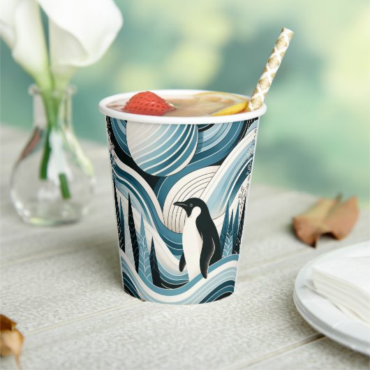 Creamy Sky Blue Pinguin im Eiswinterwald Pappbecher (In Situ)
