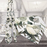 Creamy White Anemones Green Eucalyptus Wedding Krawatte<br><div class="desc">Ein Hochzeitshals mit Aquarellfarben,  exquisit detailliert Hochzeitsfloralen von Rose,  Ranunculus,  Pfaffenscharten,  Dahlien,  Anemonen und anderen Hochzeitsfloralen.</div>