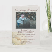 Creamy White Florals Fold Beerdigung Programm (Vorderseite)