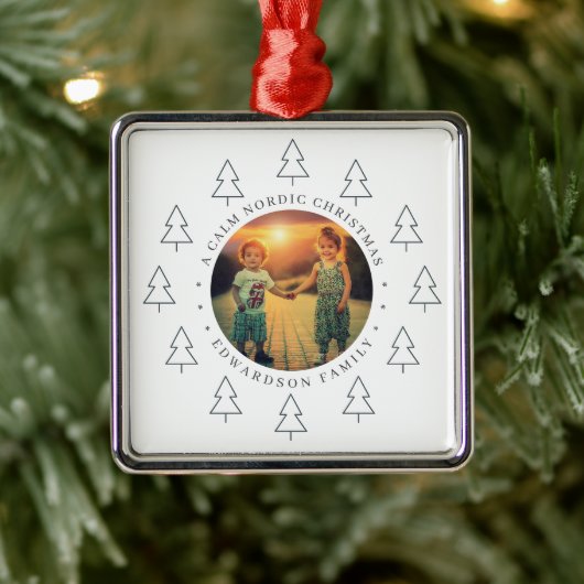 Create your own nordic family photo christmas ornament aus metall (Baum)
