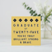 Creative Abschluss Class of 2025 Karte (Stehend Vorderseite)