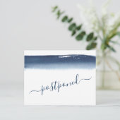 Creative Navy Blue Watercolor Hochzeitspause Ankündigungspostkarte (Stehend Vorderseite)