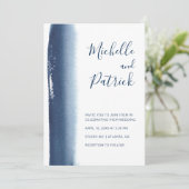 Creative Navy Blue Watercolor Pinselstrich Hochzei Einladung (Stehend Vorderseite)