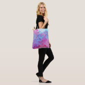 Creative rosa-blaue Textur, Farbblöcke. Tasche (Am Model)