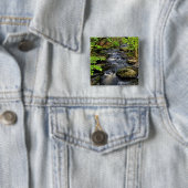 Creek fließt durch Wald Button (Beispiel)