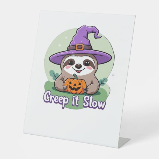Creep It Slow � Cute Halloween Sloth Shirt with Pu Sockelschild (Vorderseite)