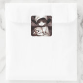 Creepisches Kind mit Scratched up Teddy Bear Quadratischer Aufkleber (Tasche)