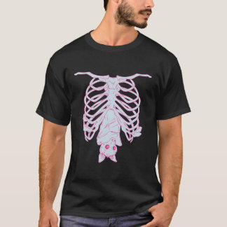 Creepy Bat Pastel Goth Wiccan und Witchcraft Kawai T-Shirt