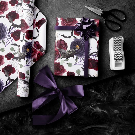 Creepy Beautiful | Dunkelgotische Rose mit Flederm Geschenkpapier