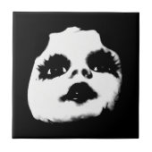 Creepy Doll Face Fliese (Vorderseite)