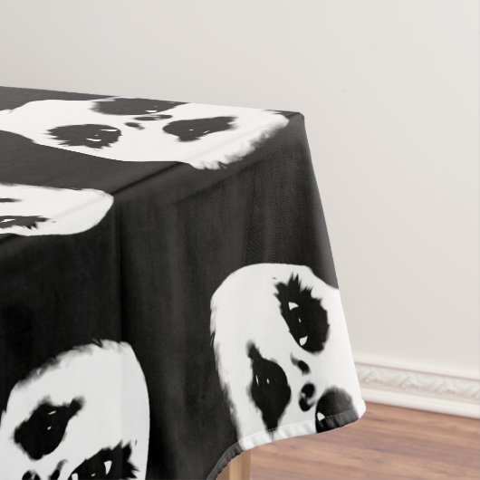 Creepy Doll Faces Tischdecke (Beispiel)