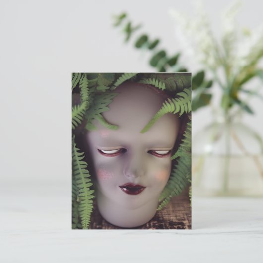 Creepy Doll Fern Planter Postkarte (Stehend Vorderseite)