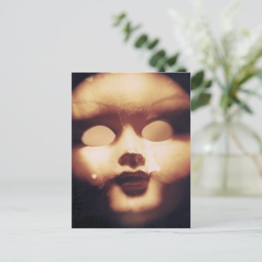 Creepy Doll Postkarte (Stehend Vorderseite)