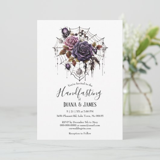 Creepy Gothic Floral Spiderweb Handfasts Einladung (Stehend Vorderseite)