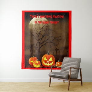 Creepy Graveyard Haunting Moon und Carved Pumpkins Wandteppich