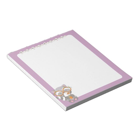 Creepy Kawaii Raccoon and Skulls Notepad Notizblock (angewinkelt)