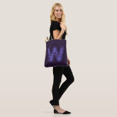 Creepy Monogramm Lila auf Lila Tasche (Am Model)