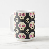 Creepy Niedlich Kawaii Goth Skull mit Blume Muster Kaffeetasse (Vorderseite Links)