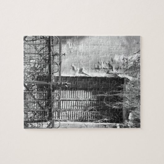 Creepy Puzzle (Horizontal)