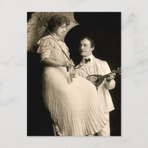 Creepy Serenade Postkarte