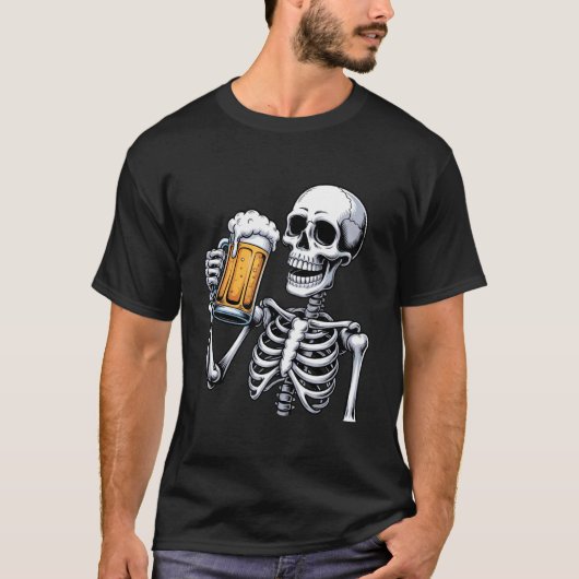 Creepy Skeleton Drinking Beer Halloween Costume Me T-Shirt (Vorderseite)