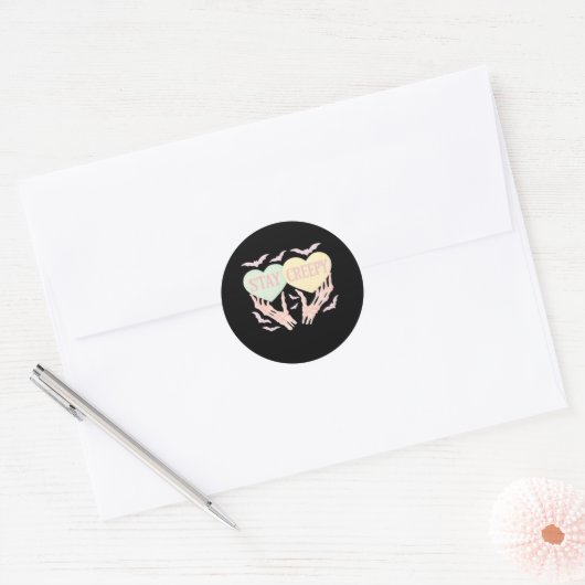 Creepy - Skelettfresser, der das Herz süß und SP h Runder Aufkleber (Umschlag)