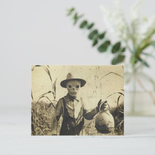 Creepy Vintag Skeleton im Maisfeld Postkarte (Stehend Vorderseite)
