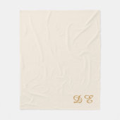 Creme-beiger Minimalist monogrammiert Fleecedecke (Vorderseite)