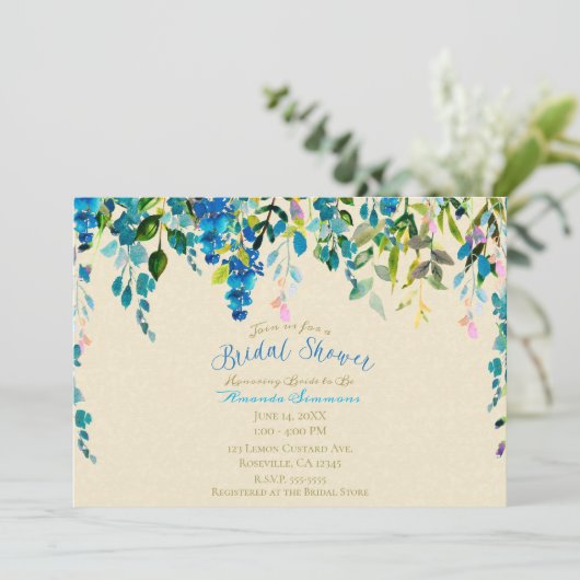 Creme Blue Watercolor Blume Brautparty Einladung (Stehend Vorderseite)